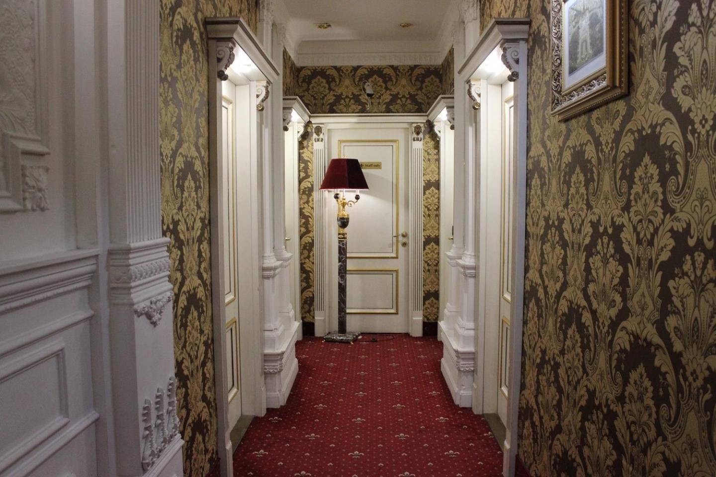 Royal De Paris Отель 3*